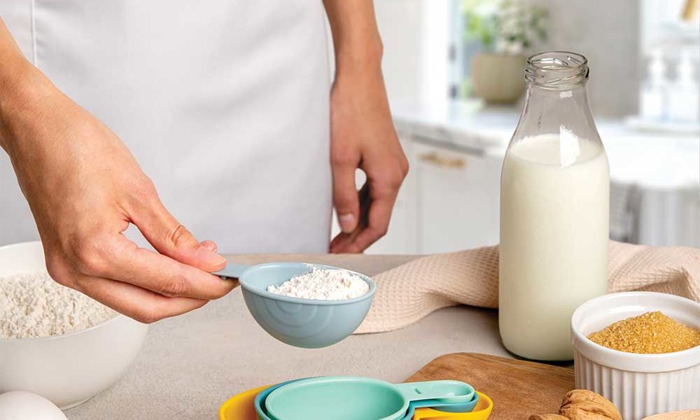 Chic 2-in-1 measuring cups and spoons set for culinary precision.