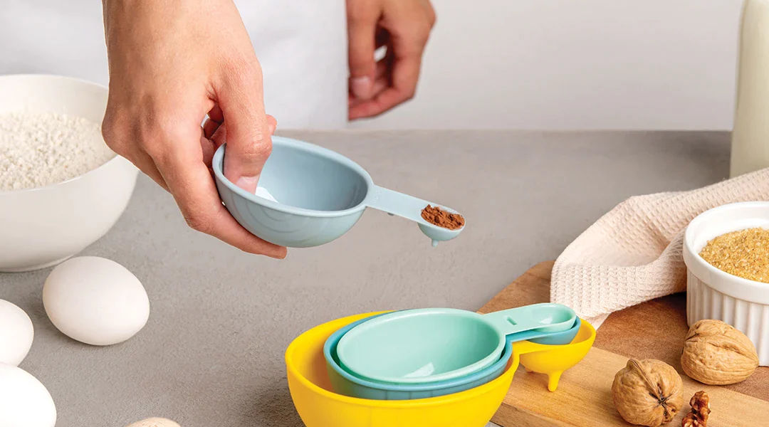 Chic 2-in-1 measuring cups and spoons set for culinary precision.